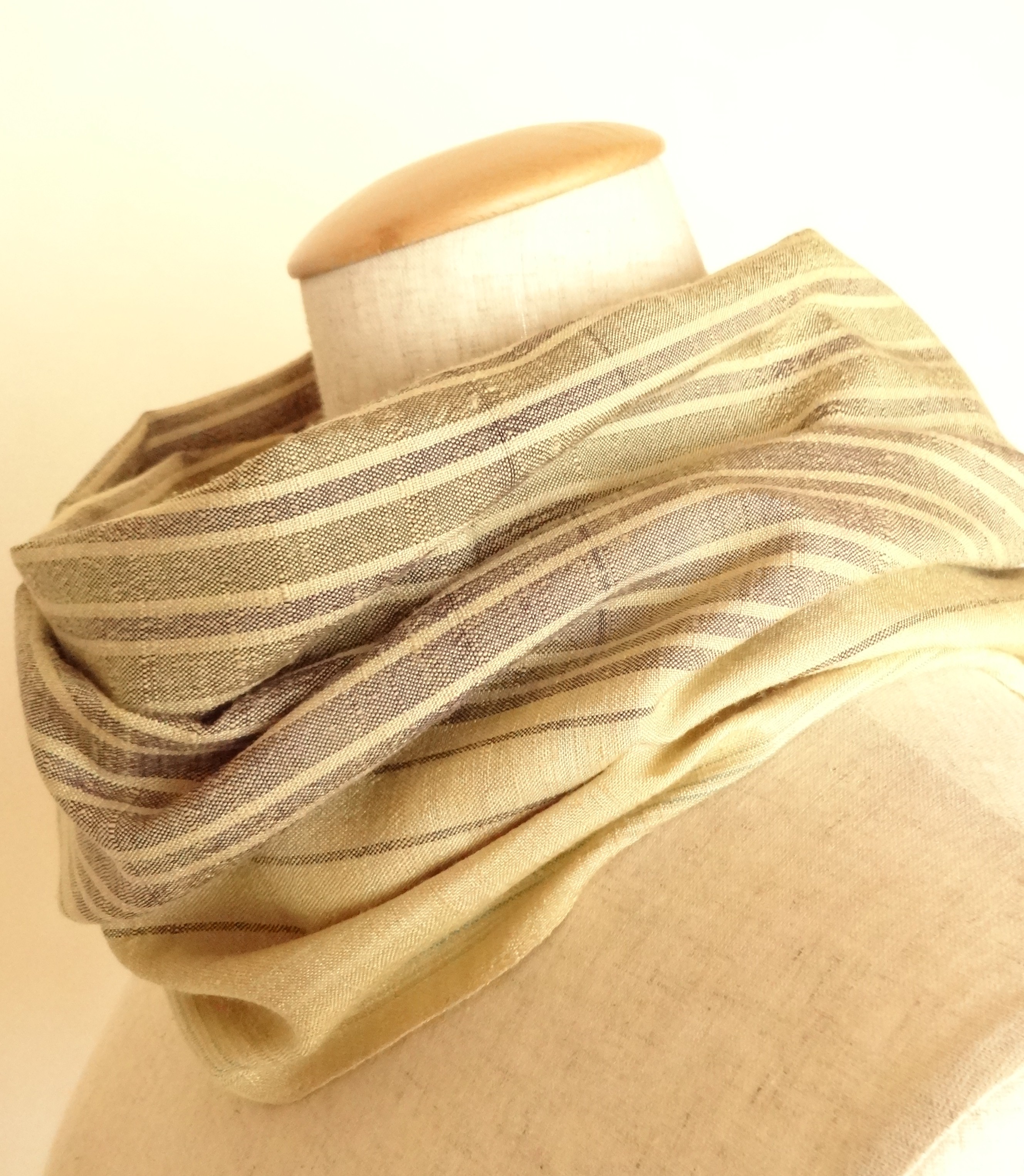 黄金色のショール